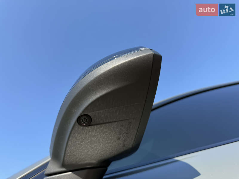 Седан Audi A4 2023 в Киеве