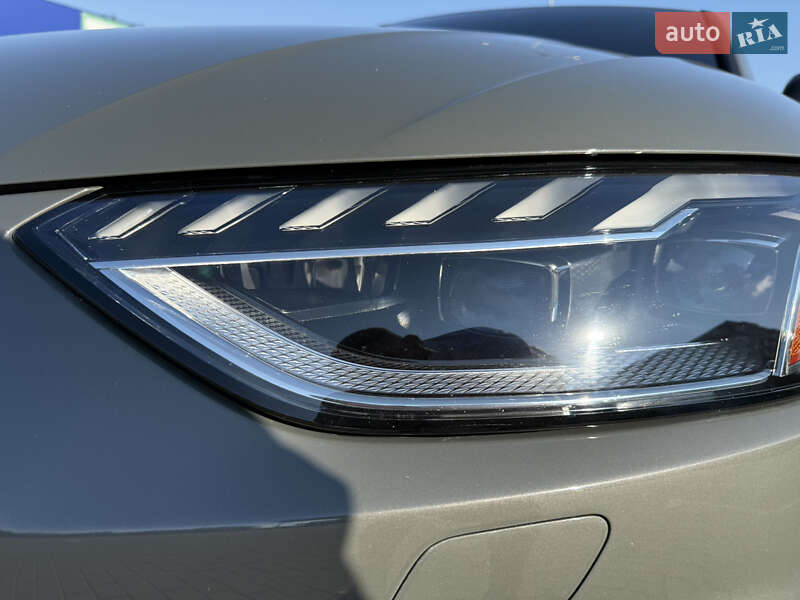 Седан Audi A4 2023 в Киеве