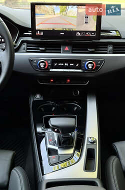 Седан Audi A4 2023 в 