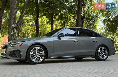 Седан Audi A4 2023 в 