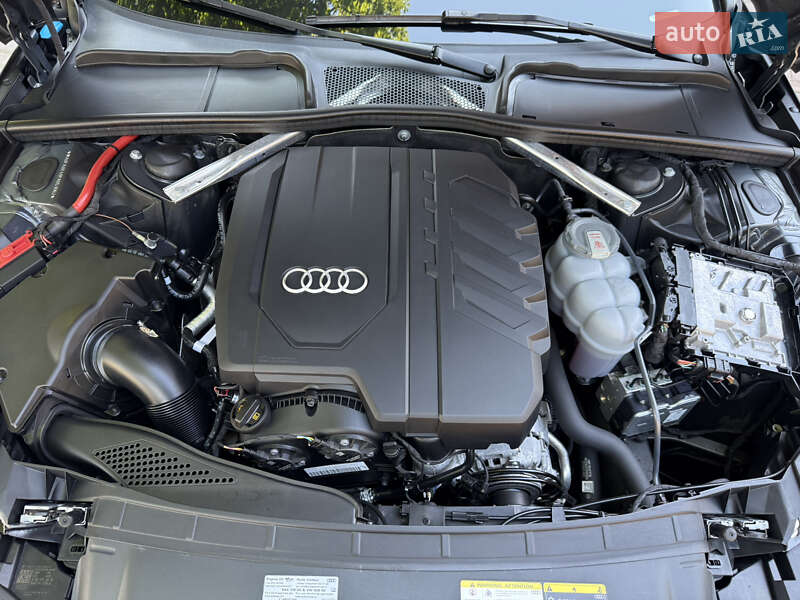 Седан Audi A4 2023 в Киеве