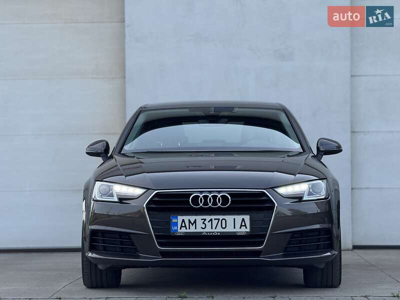 Седан Audi A4 2016 в Сарнах