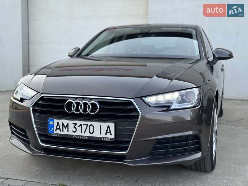 Седан Audi A4 2016 в Сарнах