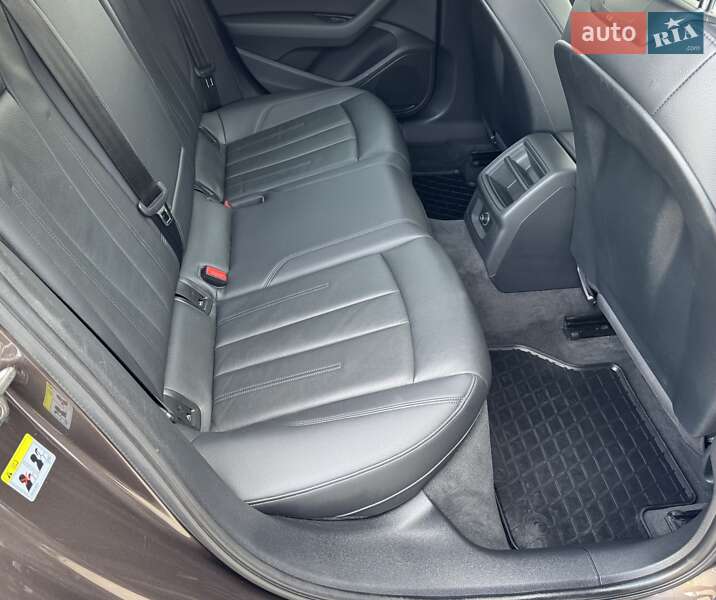 Седан Audi A4 2016 в Сарнах