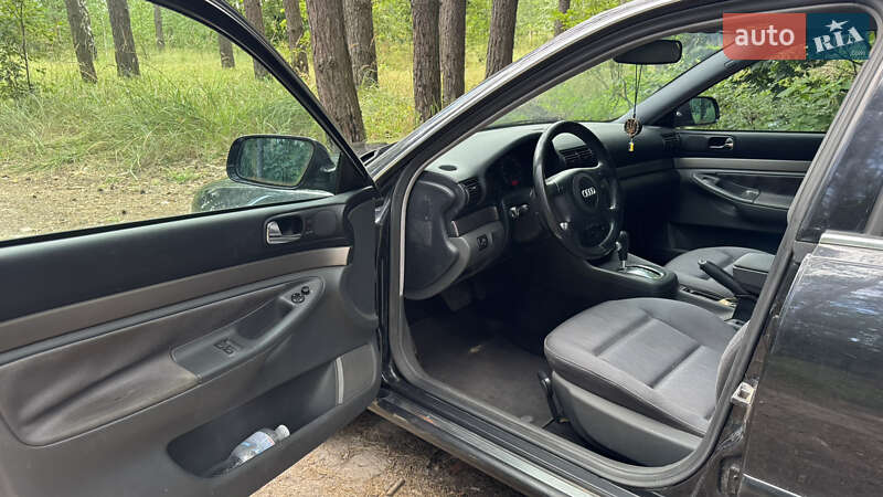 Седан Audi A4 2000 в Киеве