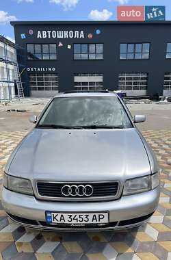 Седан Audi A4 1995 в Києві