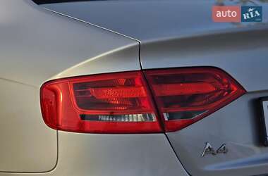 Седан Audi A4 2010 в 