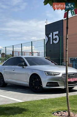 Седан Audi A4 2017 в 