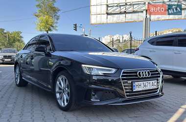 Седан Audi A4 2019 в 