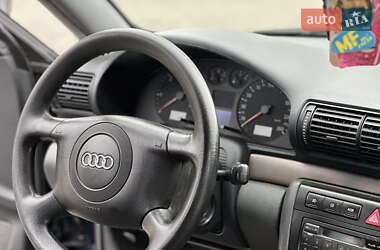 Универсал Audi A4 2000 в 
