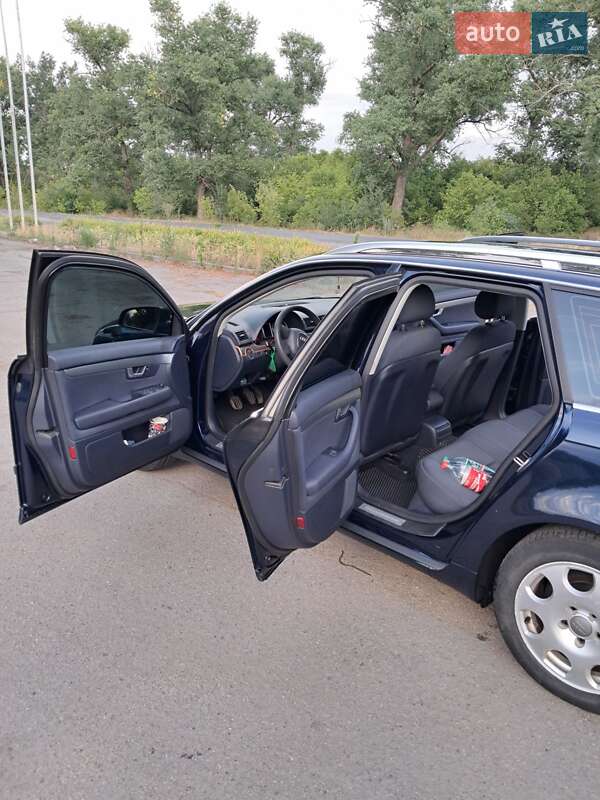 Универсал Audi A4 2005 в Семеновке