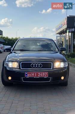 Седан Audi A4 2001 в 