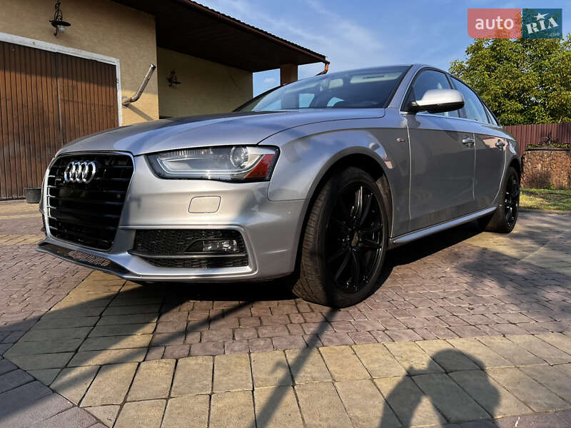 Седан Audi A4 2015 в Жовкве