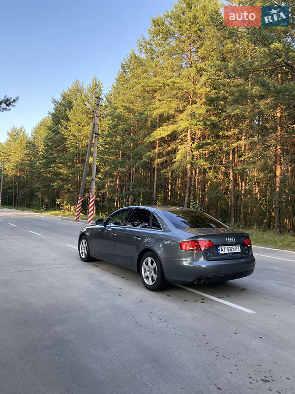 Седан Audi A4 2011 в Славуте
