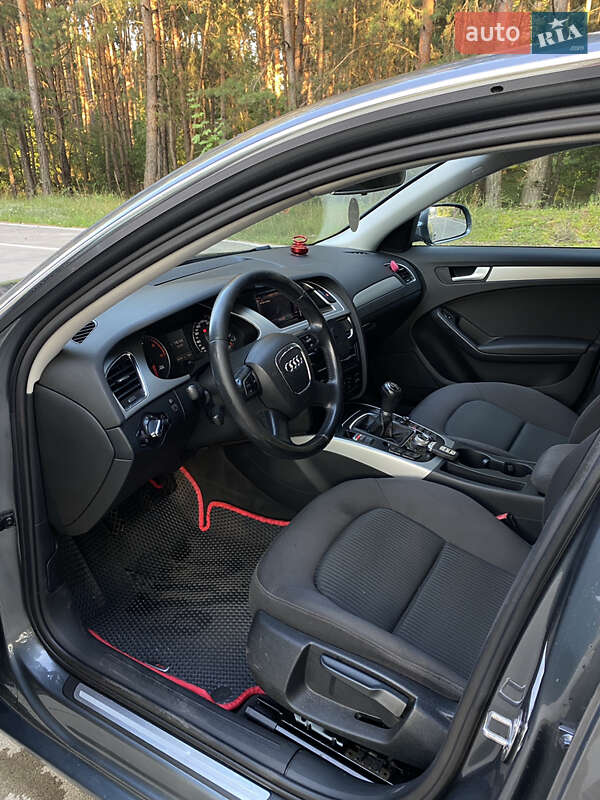Седан Audi A4 2011 в Славуте