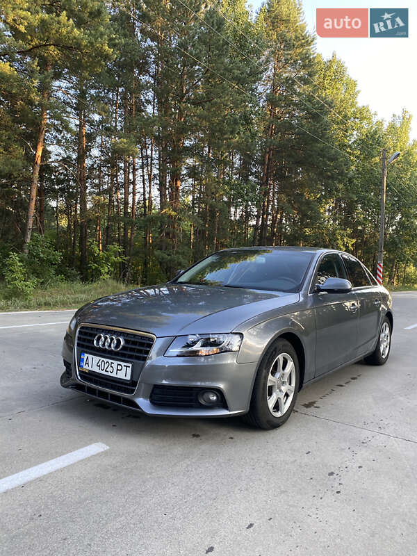 Седан Audi A4 2011 в Славуте