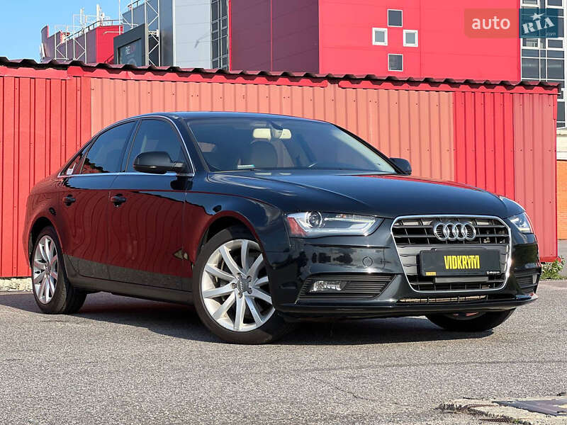 Седан Audi A4 2012 в Киеве