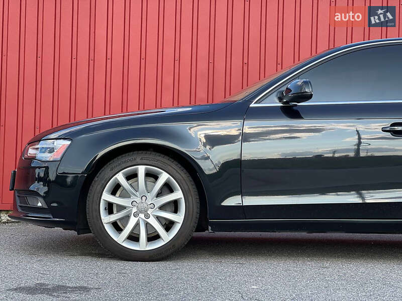 Седан Audi A4 2012 в Киеве