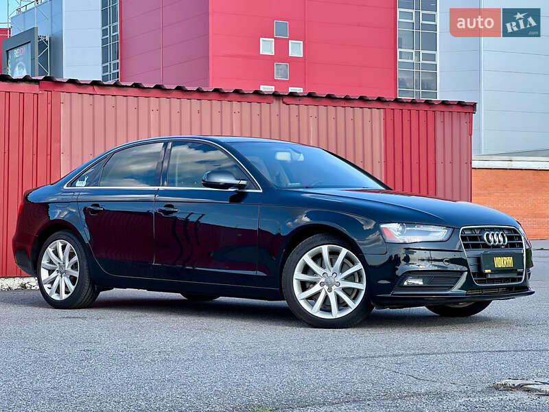 Седан Audi A4 2012 в Киеве