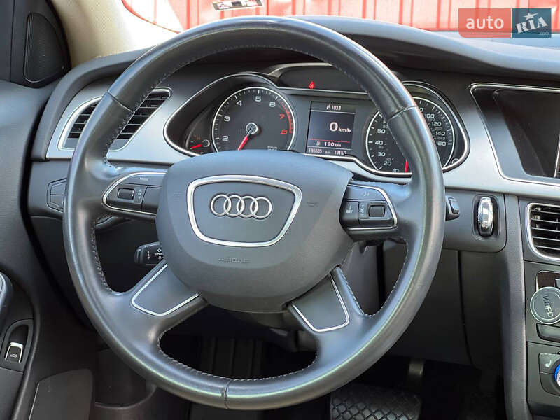 Седан Audi A4 2012 в Киеве