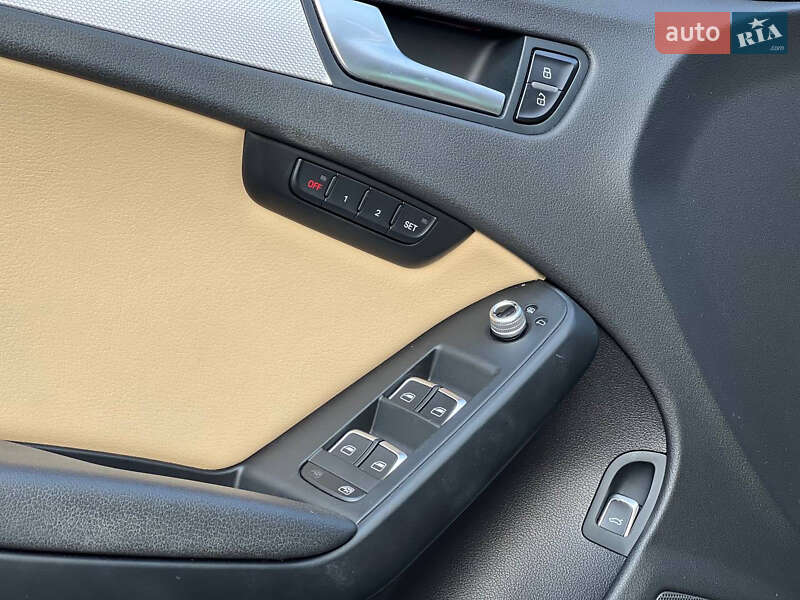 Седан Audi A4 2012 в Киеве