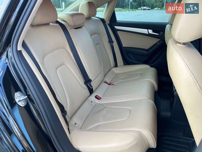 Седан Audi A4 2012 в Киеве