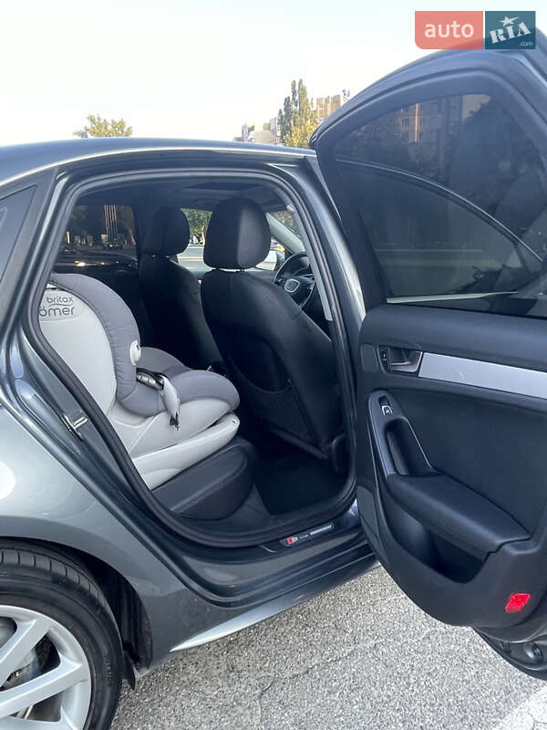 Седан Audi A4 2013 в Броварах