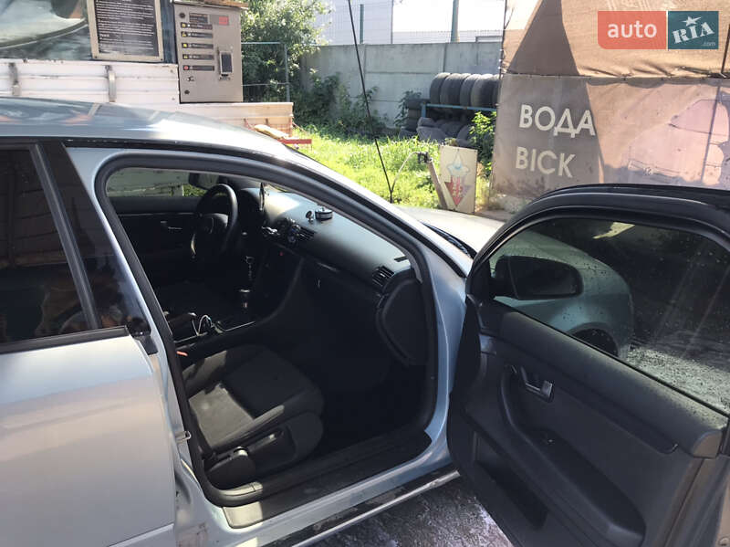 Седан Audi A4 2002 в Гайсине