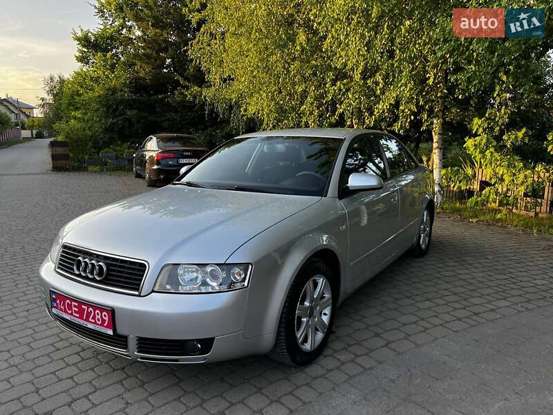 Седан Audi A4 2004 в 