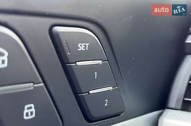 Седан Audi A4 2016 в 