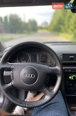 Седан Audi A4 2001 в 