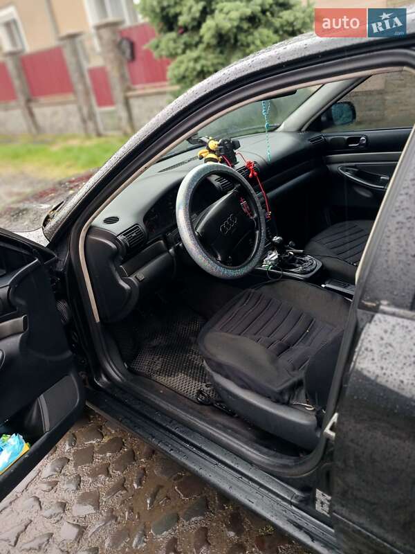 Седан Audi A4 1997 в Мукачево