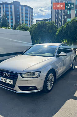 Седан Audi A4 2014 в 