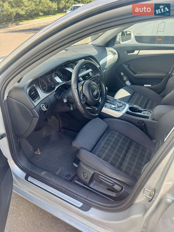 Седан Audi A4 2014 в Харкові
