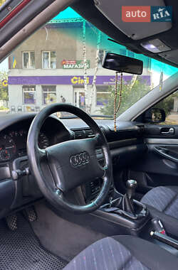 Седан Audi A4 1996 в 