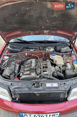 Седан Audi A4 1996 в 