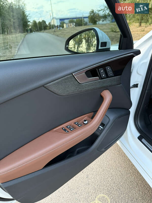 Седан Audi A4 2020 в Кривом Роге