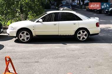 Седан Audi A4 1998 в Киеве