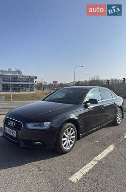 Седан Audi A4 2013 в 