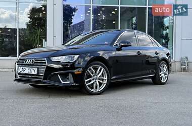 Седан Audi A4 2019 в 