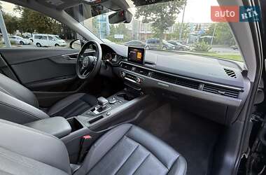 Седан Audi A4 2019 в 