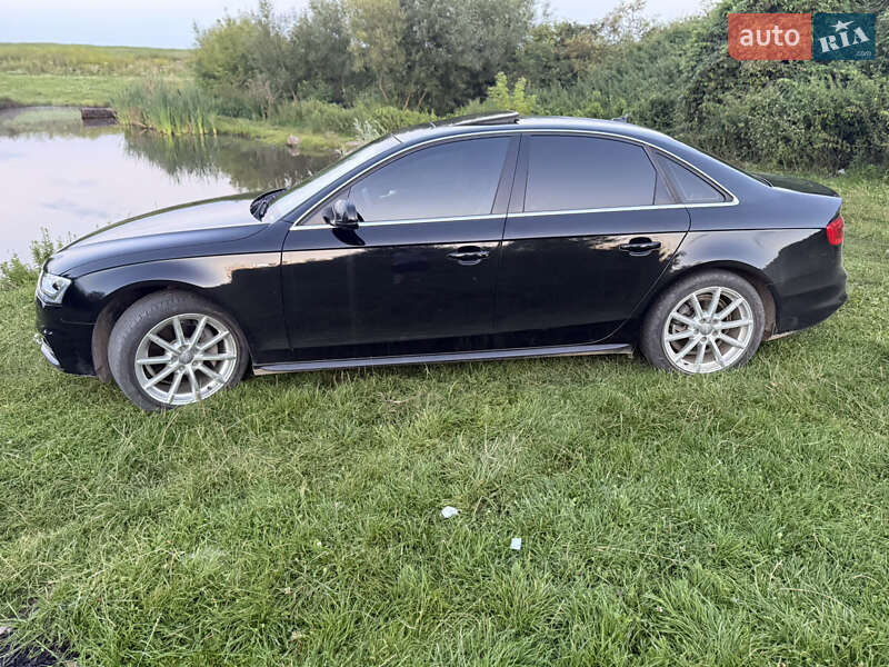 Седан Audi A4 2014 в Львове