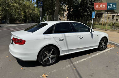 Седан Audi A4 2014 в 
