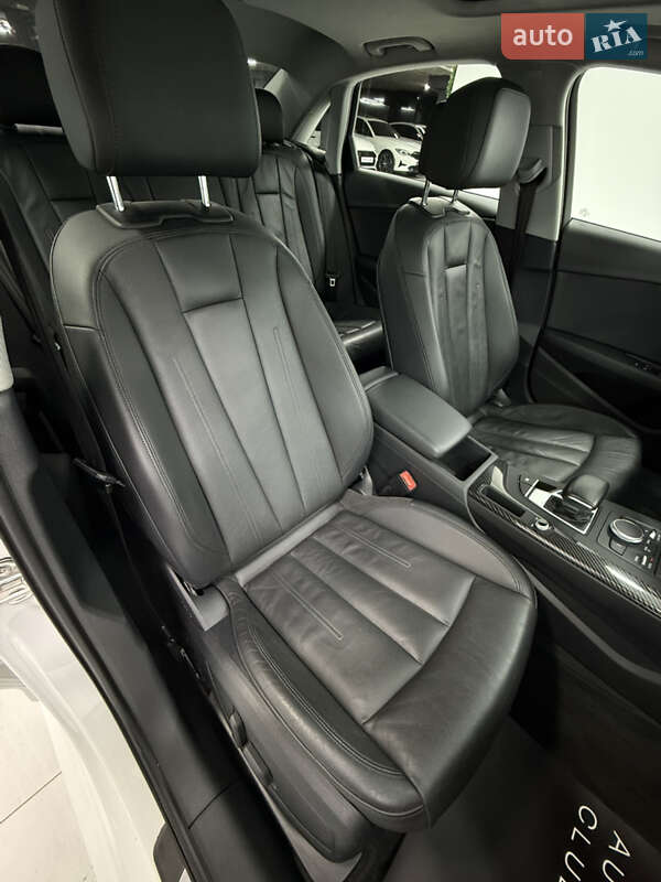 Седан Audi A4 2018 в Одессе