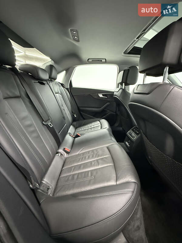 Седан Audi A4 2018 в Одессе