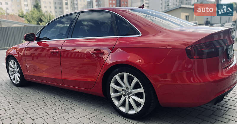 Седан Audi A4 2013 в Львове
