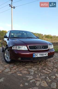 Седан Audi A4 1995 в Помошной