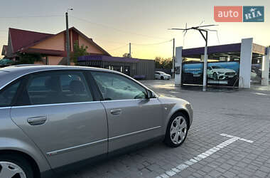 Седан Audi A4 2004 в 