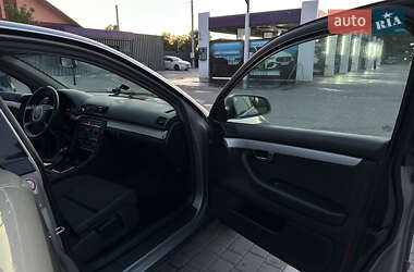 Седан Audi A4 2004 в 