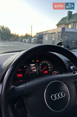 Седан Audi A4 2004 в 